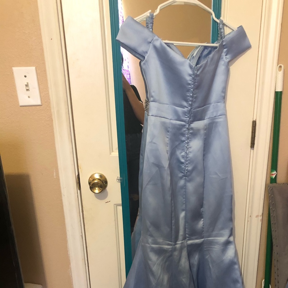 Dress - Picture 3 of 4